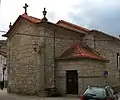 Rückseite der aus Granit erbauten Hauptkirche