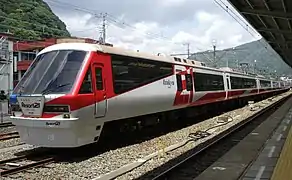 Triebzug der Baureihe 2100 in Izukyū-Shimoda