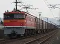Die EF67 104 am Ende eines Güterzugs im November 2009, Zustand nach einer Überholung