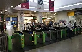Bahnsteigsperren von JR im südlichen Reiterbahnhof