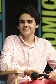 Asher Angel spielt Billy Batson (Shazam als Mensch); Jack Dylan Grazerspielt Freddy Freeman, mit dem sich Billy ein Zimmer teilt.