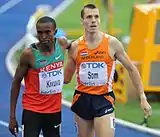 Jackson Mumbwa Kivuva (links) – Rang drei in 1:45,97&nbsp;min /Bram Som – Rang sechs in 1:46,69&nbsp;min