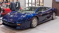 Blauer XJ220 auf der Techno-Classica in Essen 2018