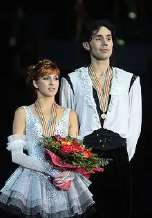 Sergei Nowizki zusammen mit Jana Chochlowa bei der Siegerehrung zu ihrem EM-Sieg 2009 in Helsinki