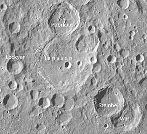 Lockyer (Mitte links) und Umgebung (LROC-WAC)