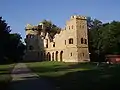 Burg Hansenburg im Schlosspark von Eisgrub/Lednice