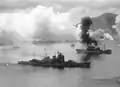 Kampfflugzeuge der USAAF beim Angriff auf japanische Schiffe im Simpson Harbour am 2. November 1943.