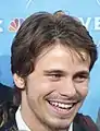 Jason Ritter spielt Sean Walker