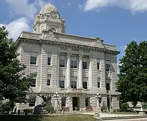 Das Jasper County Courthouse in Newton, gelistet im NRHP Nr. 81000249