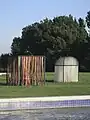 Stücke Joana Vasconcelos im Skulpturenpark, dem Parque de escultura contemporânea