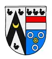 Wappen der Johanna de Keysere (Jeanne de Keijsere: in Blau drei silberne Ringe, dazwischen eine goldene Rose; † 5. Juli 1517; Gattin des Willem van Overbeke; Enkelin und Urenkelin je einer geb. van Nieuwenhove: roter Balken, darüber drei schwarze Merletten)