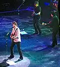 John Fogerty (vorne) in Stockholm (2005)