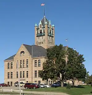 Das Johnson County Courthouse in Iowa City, seit 1975 im NRHP gelistet