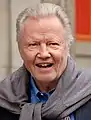 Jon Voight spielt Mickey Donovan