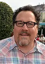 Jon Favreau als Paz Vizsla