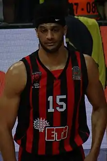 Duncan 2018 im Trikot von Eskişehir Basket