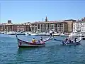 Kleine Schiffe aus der Provence im Hafen