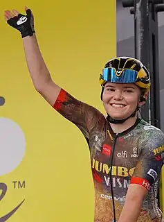 Noemi Rüegg bei der Vorstellungzur Tour de France Femmes 2022