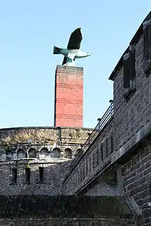 Friedenspark, Kriegerdenkmal (Adler)