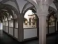 Der Innenhof (alles verglast)