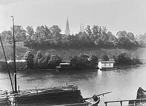 Noch 1890 befand sich an der Stelle des Kronleuchtersaals das Hafenbecken des Sicherheitshafens Köln