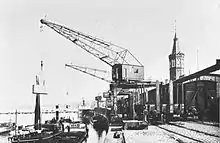 Hafen Köln-Mülheim, im Hintergrund der Zollturm aus 1880 (um&nbsp;1910)