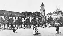 Neumarkt – von links: Nesselroder Hof (Nr.&nbsp;4), Blankenheimer Hof (Nr.&nbsp;2) und (zurückgebaut) Polizeipräsidium (1905)
