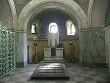 Mausoleum Lemm, Innenraum mit Glasmosaiken
