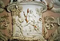 Stuckvasenrelief