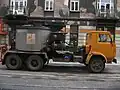 Vertikaler Gussasphaltkocher 2010 auf einem russischen KAMAZ-Fahrgestell in Kraków (Polen).