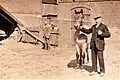 Landwirt und Pferdezüchter Reinhard Kriesel mit Sohn Walter Kuno (1936)