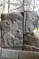 Reliefs SKr 9 und 8