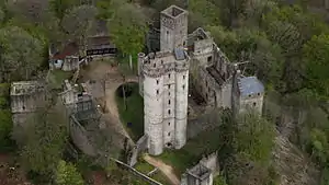 kombinierter Tor- und Wohnturm der Kasselburg, Rheinland-Pfalz
