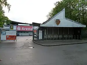 Eingangsbereich des Eisstadions am Berliner Platz