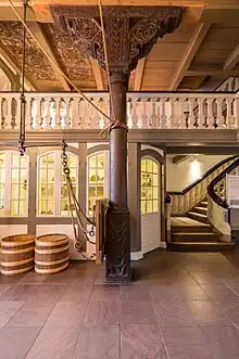 Mehrstöckige Diele in einem Althamburger Bürgerhaus