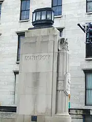Pylon an der Kentucky-Zufahrt