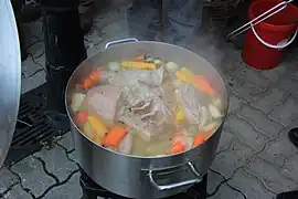 Kesselfleisch, die Kleine Schwester der Schlachtschüssel und Spezialität am Faschingsdienstag
