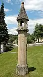 Gotische Totenleuchte am Kirchhof