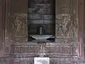 Figurengeschmücktes Portal der licht- und schmucklosen Cella (garbhagriha)