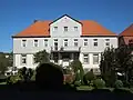 Das neue Herrenhaus (gegenüber dem alten Herrenhaus), Westseite