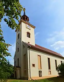 Glockenturm der Kirche