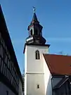 Kirchturm vom Orts-Eingang des Gottesackers
