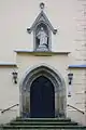 Hauptportal der Kirche
