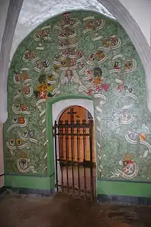 Ahnentafel an der Westwand der Grabkammer