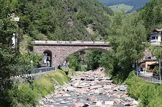 Brücke der SS 12 in Klausen