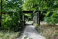 1843 zugefügte Pergola über den Drive