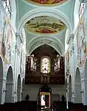 Orgel und Eingangstüre