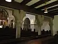 Säulen unter der Orgelempore