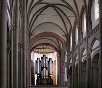1977–2020 Chor flachgedeckt, mit Orgel