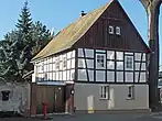 Ein Haus aus der dörflichen Zeit